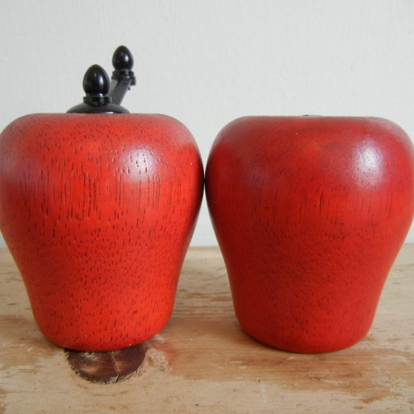 Vintage Retro Wooden Red Apple Salt Shaker and Pepper Grinder Set - Home Decor. - Picture 4 of 9